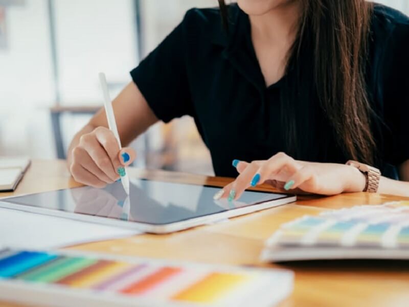 Tiếp nhận phản hồi và hoàn thiện thiết kế