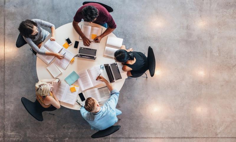 Cách học thuộc nhanh nhất là học nhóm cùng bạn bè