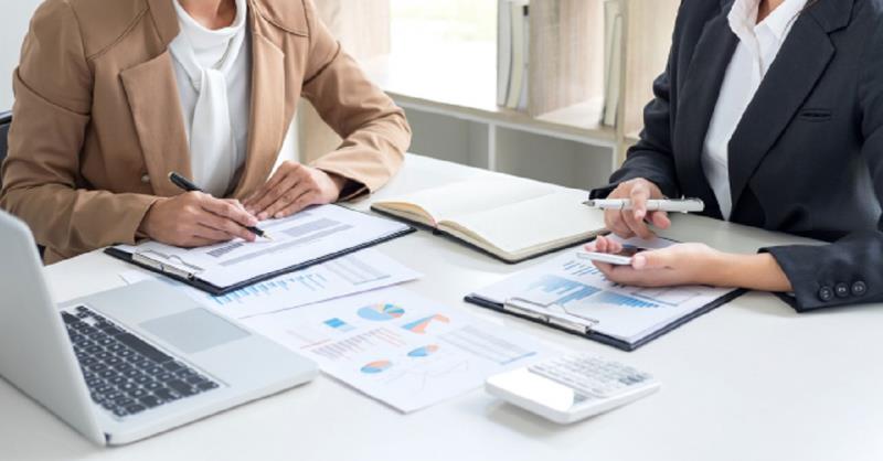 Kế toán dịch vụ khách sạn thực hiện công tác kế toán