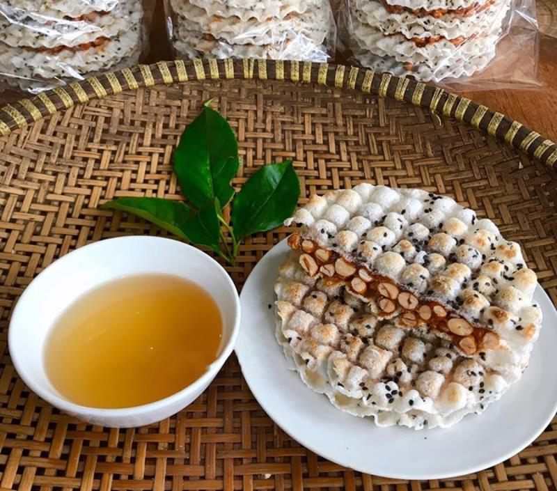 Kẹo cu đơ kết hợp cùng nước chè xanh