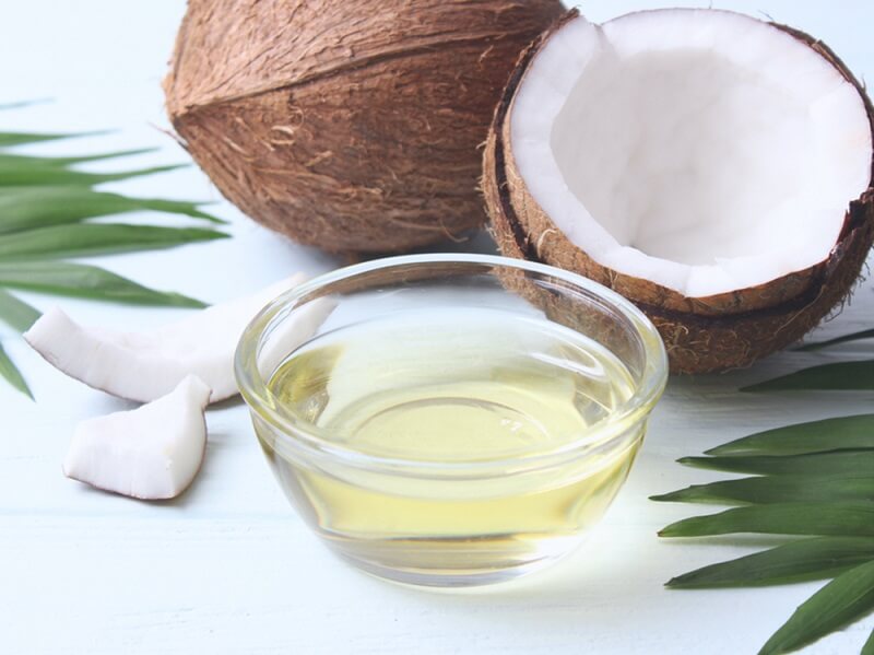 Dầu dừa ép lạnh có chứa chất kháng khuẩn và chống viêm tự nhiên