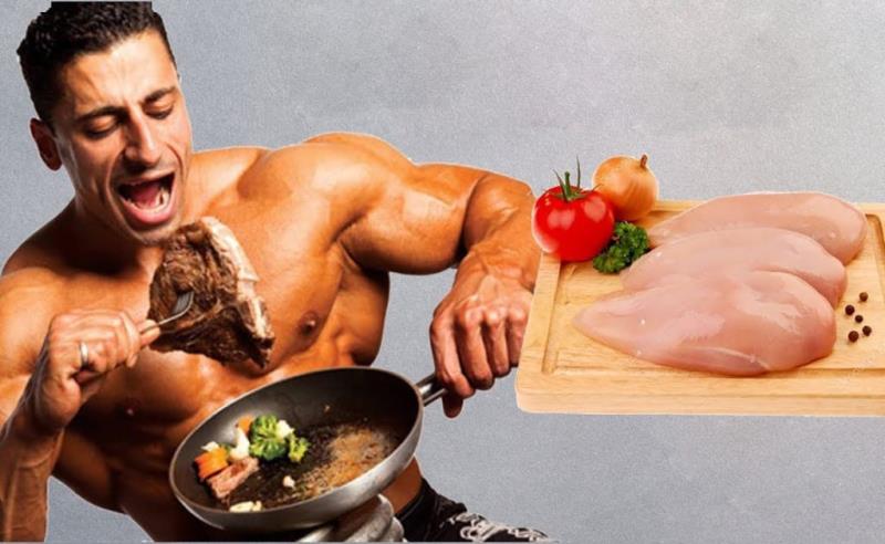 Nên ăn ức gà vừa phải và không nên ăn quá nhiều