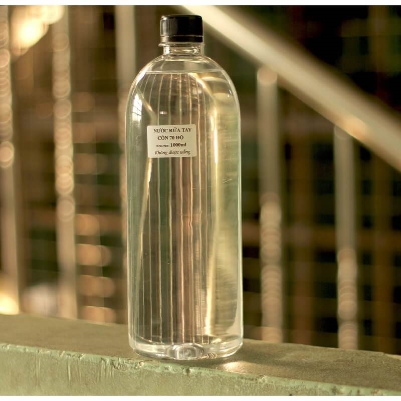 Không bóc nhãn mác của cồn 70 độ