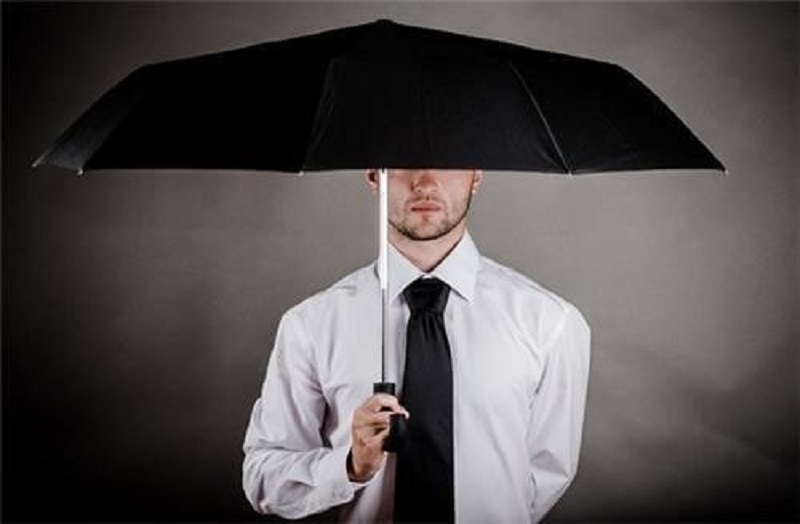 Không mở dù trong nhà