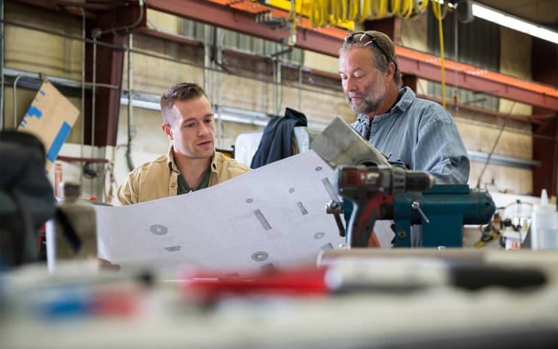 Kiểm tra và bảo trì máy móc