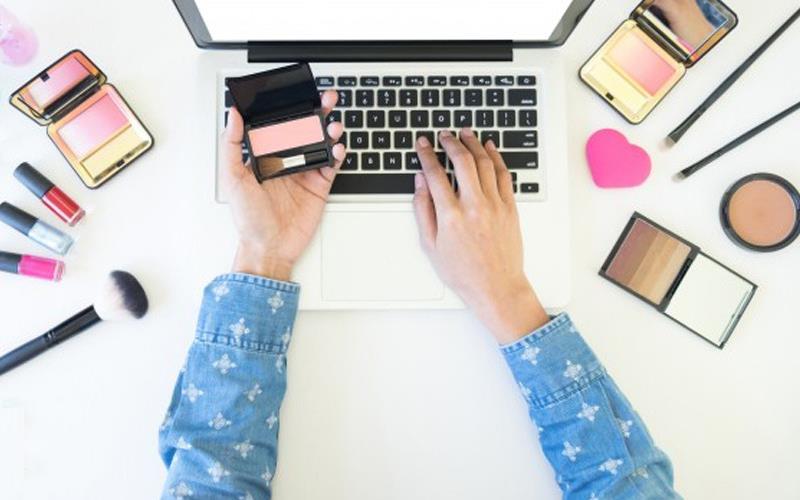 Lựa chọn loại hình kinh doanh mỹ phẩm online