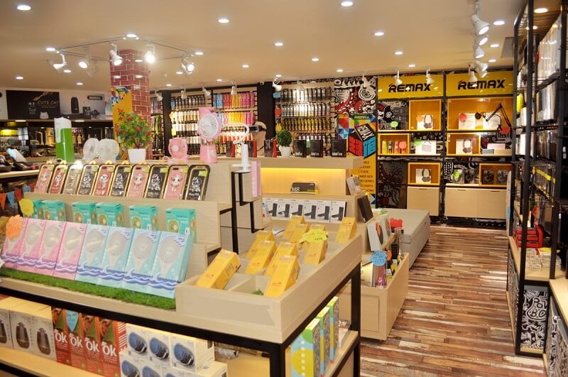 Kinh doanh phụ kiện tại một cửa hàng
