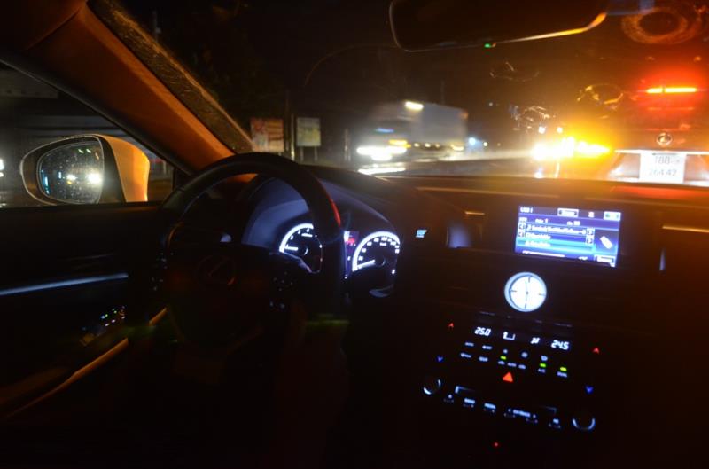 Một số kinh nghiệm lái xe bán tải khi di chuyển trong phố