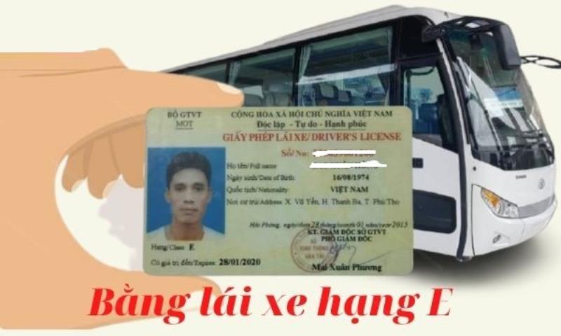 Lái xe buýt cần bằng gì