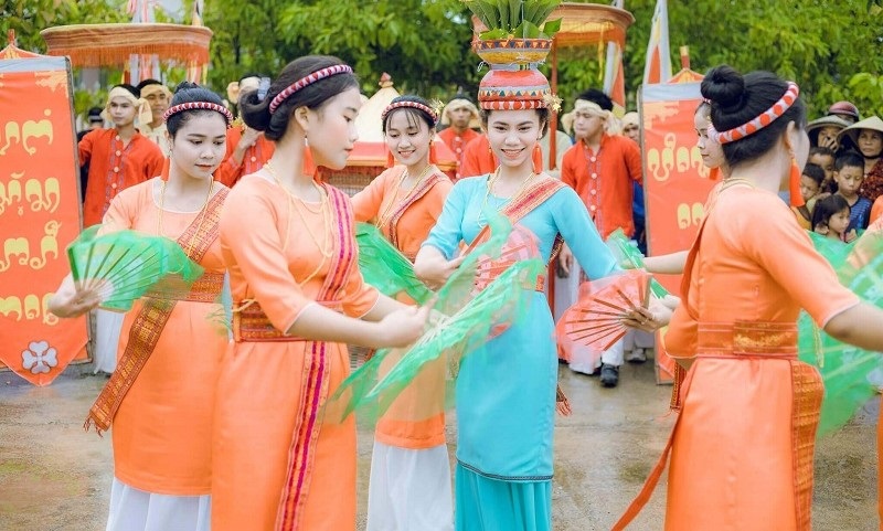 Phần hội náo nhiệt 