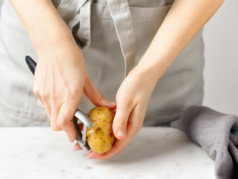 Khoai tây giúp loại bỏ dầu mỡ