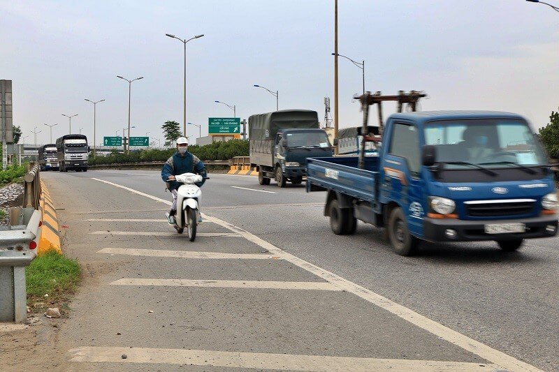 Không được phép đi vào vạch xương cá