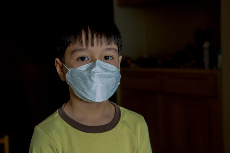 Đeo khẩu trang giúp ngăn ngừa khói bụi