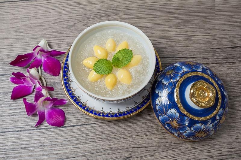 Lưu ý không nên ăn quá nhiều yến chưng hạt sen