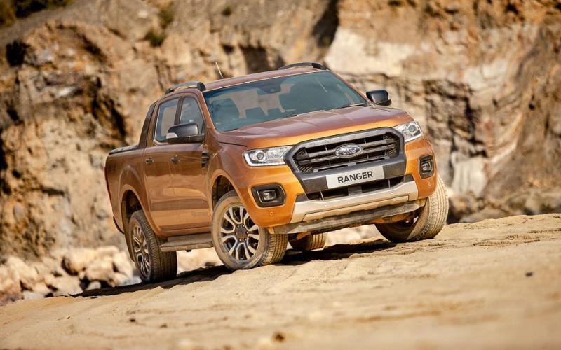 Lưu ý khi lái xe bán tải qua đường đồi núi