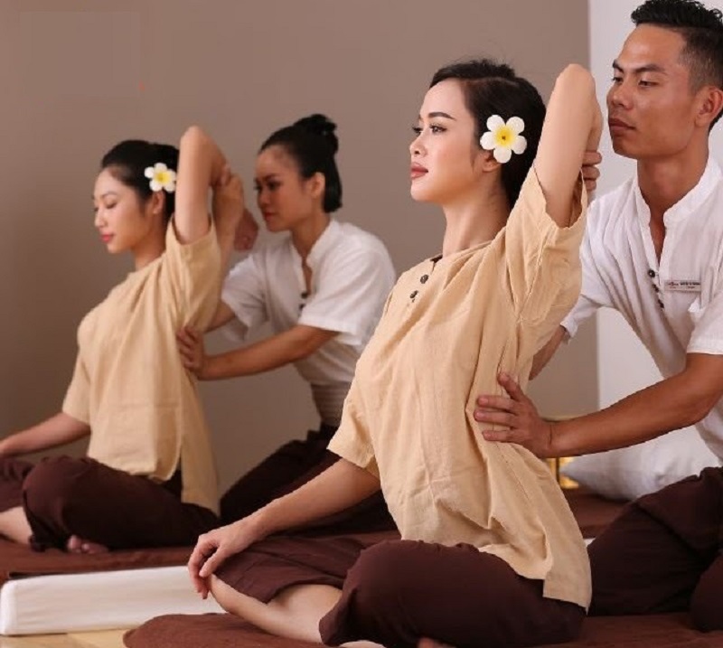 Massage lưng và eo