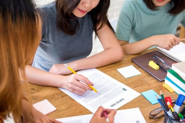 Bố cục và hình thức