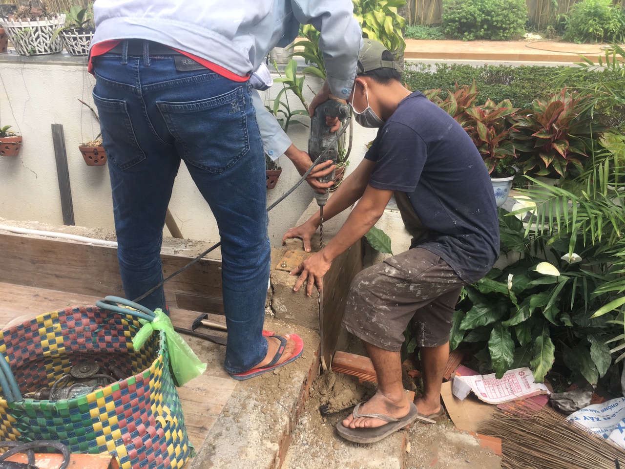 Thông tin chủ đầu tư và đơn vị sửa chữa