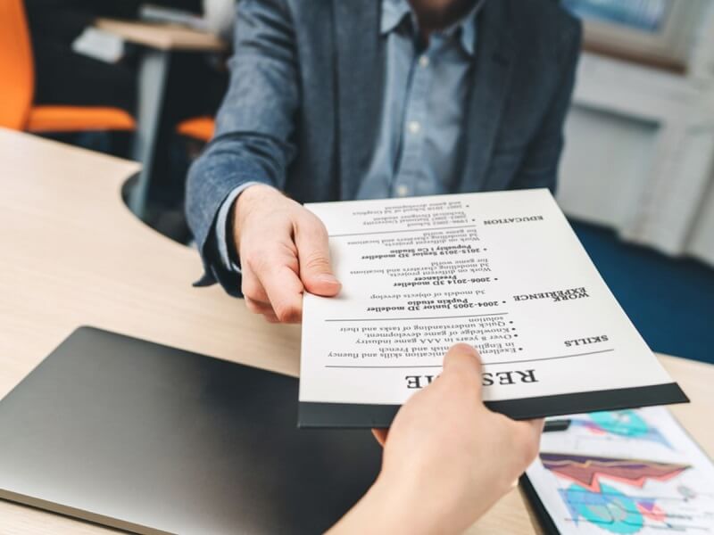 Thể hiện khả năng ngoại ngữ và kinh nghiệm thực tiễn trong sơ yếu lý lịch