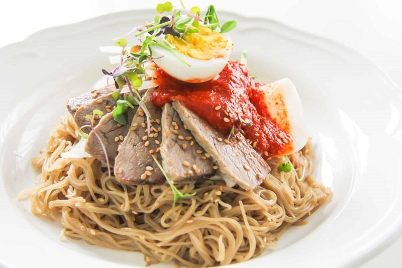 Mì lạnh Naengmyeon là món ăn lâu đời nhất
