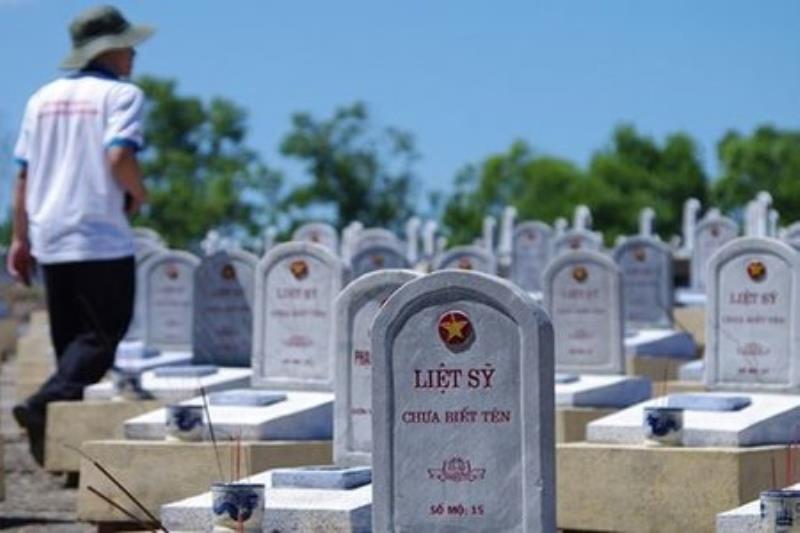 Mở đầu lá đơn thăm viếng mộ liệt sỹ
