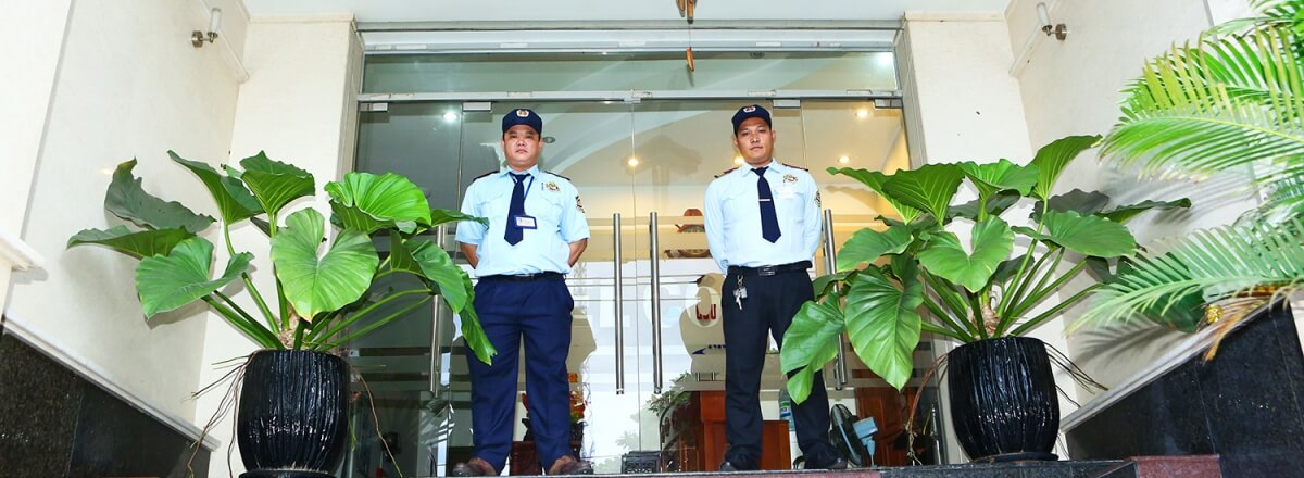 Môi trường và thời gian làm việc của bảo vệ