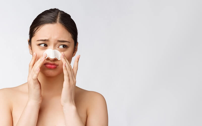 Da bị nổi mụn do ô nhiễm