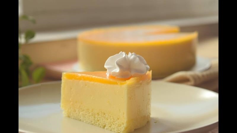 Bánh Mousse chanh leo với màu vàng đẹp mắt