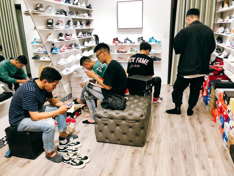 Nên hay không nên lựa chọn hàng rep 11?