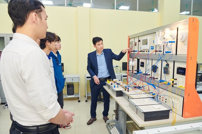 Sinh viên sẽ được đào tạo cách chế tạo robot