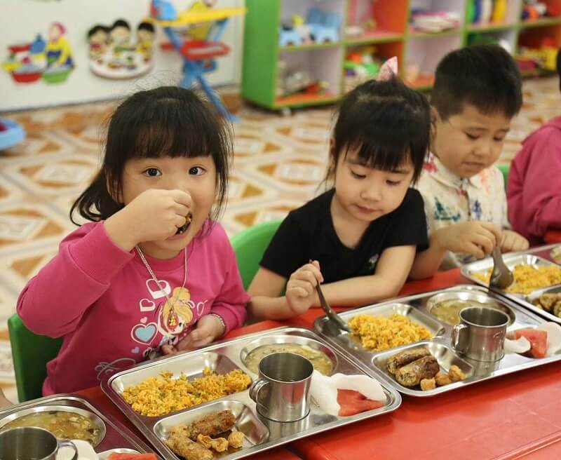 Nghề cấp dưỡng mầm non cần đảm bảo mọi vấn đề về dinh dưỡng cho trẻ học mầm non