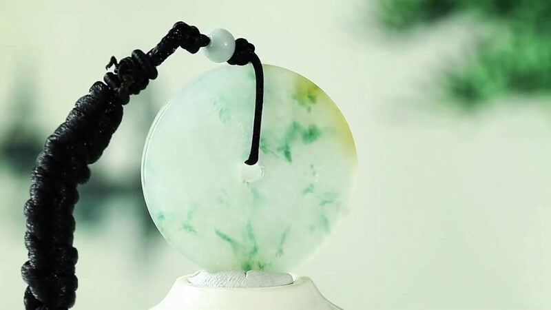 Ngọc phỉ thúy làm đồng điếu sẽ giúp con người điều hòa sức khỏe, tinh thần cực kỳ hiệu quả