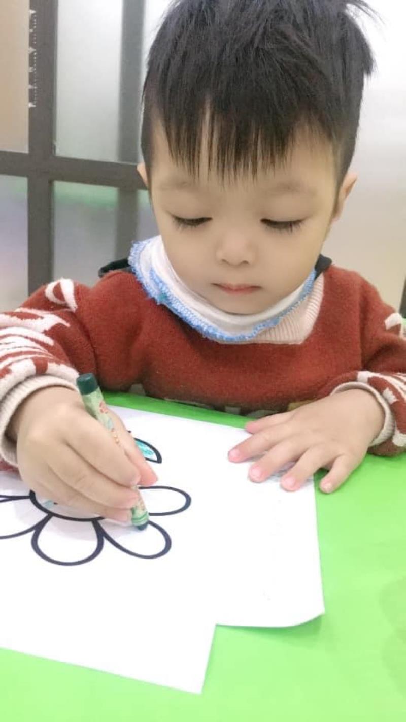 Cầm bút đúng cũng là cách ngồi học đúng tư thế hiệu quả