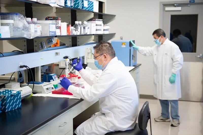 Các nhà nghiên cứu bào chế thuốc