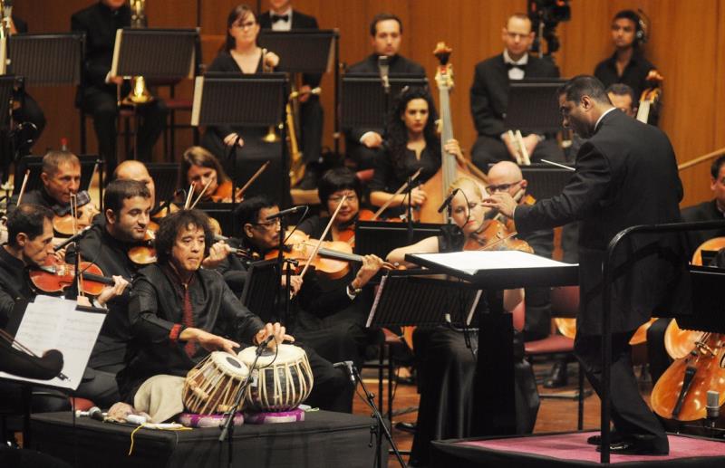 Nhạc trưởng là người chỉ huy toàn bộ dàn nhạc giao hưởng