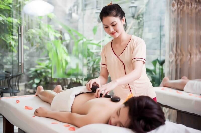 Nhân viên massage cần có ngoại hình ưa nhìn