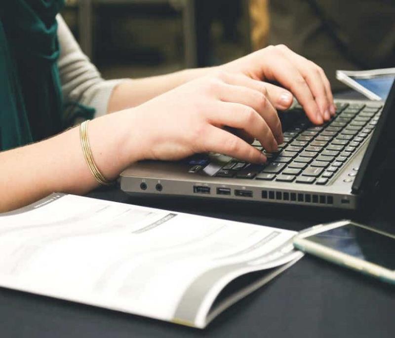 Trình bày nội dung chính của thông báo liên hoan