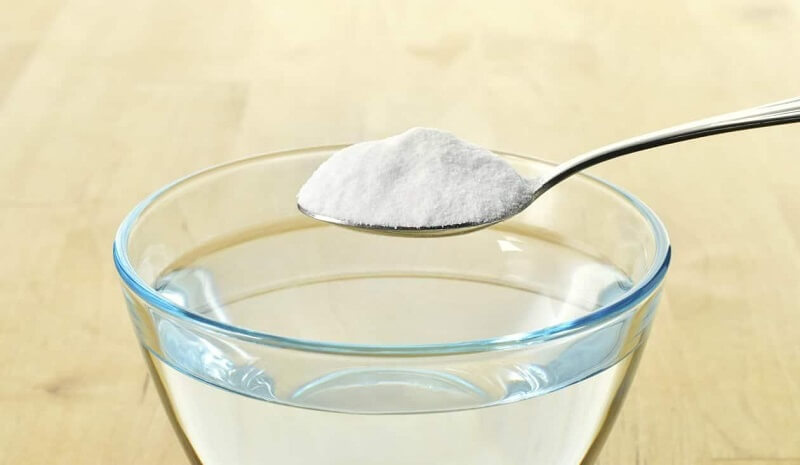 Sử dụng nước muối để đánh răng