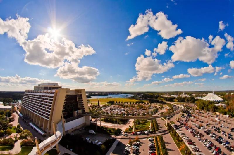 Ống kính góc cực rộng khiến ảnh có thể bị biến dạng