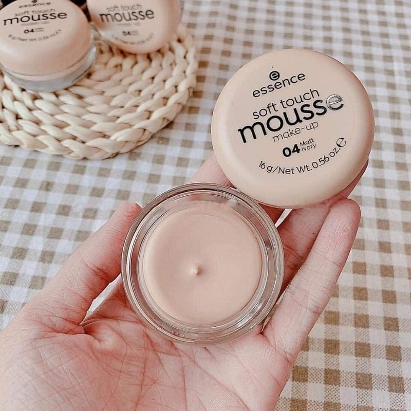 Tạo lớp nền mềm mịn cùng Essence Soft Touch Mousse