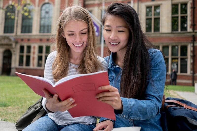 Phí bảo lưu phụ thuộc vào quy định nhà trường