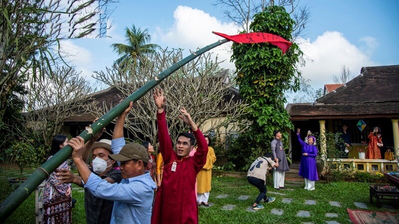 Phong tục hạ cây nêu vào ngày Tết