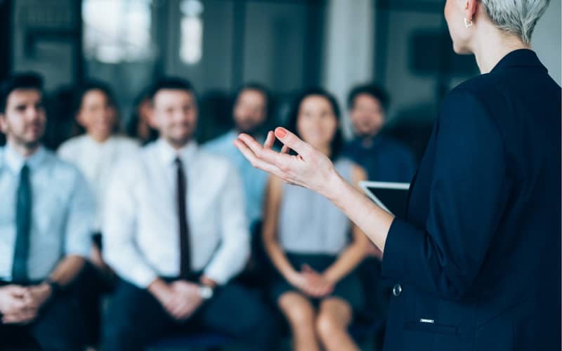 Phân biệt quản lý cấp cao và quản lý