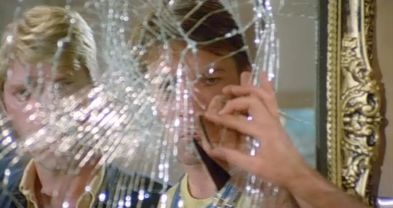 Người Nhật quan niệm gương vỡ là điều tối kỵ và xui xẻo