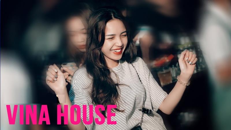 Quẩy Vinahouse vừa cảm thụ âm nhạc và kết hợp với động tác cơ thể 