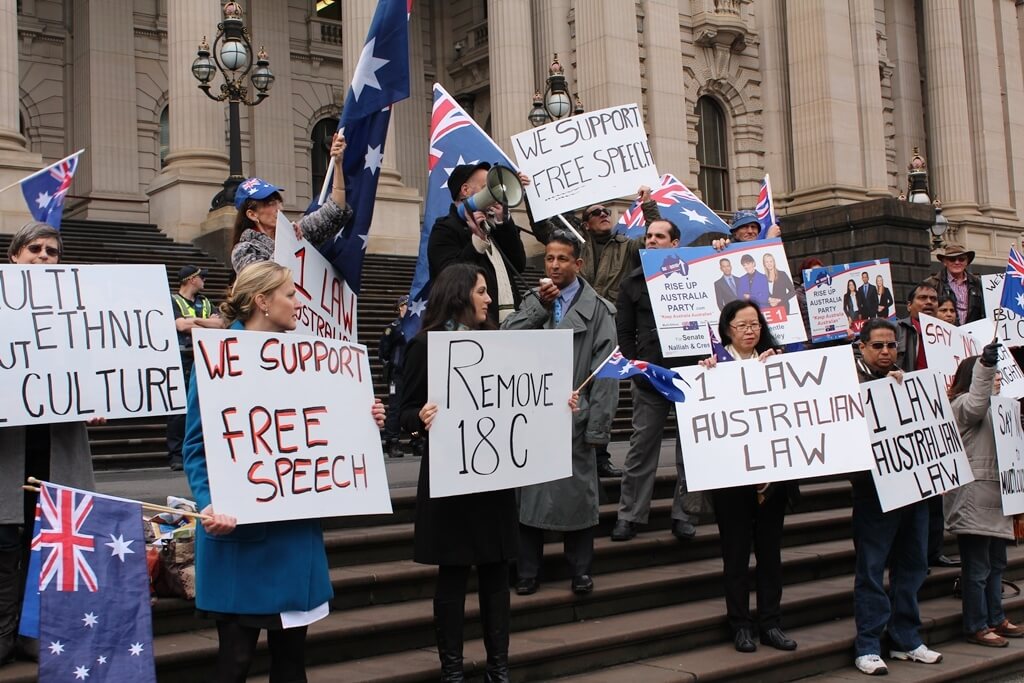 Tự do ngôn luận có phải thích nói gì thì nói không?