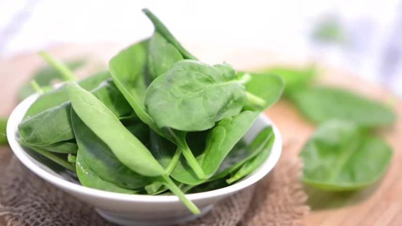 Rau Spinach giúp người dùng hạ huyết áp