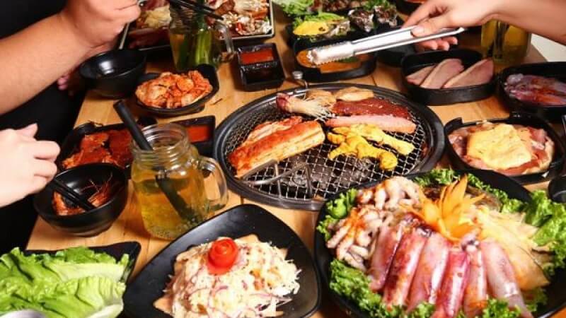 Đa dạng các món ăn từ tiệc semi buffet