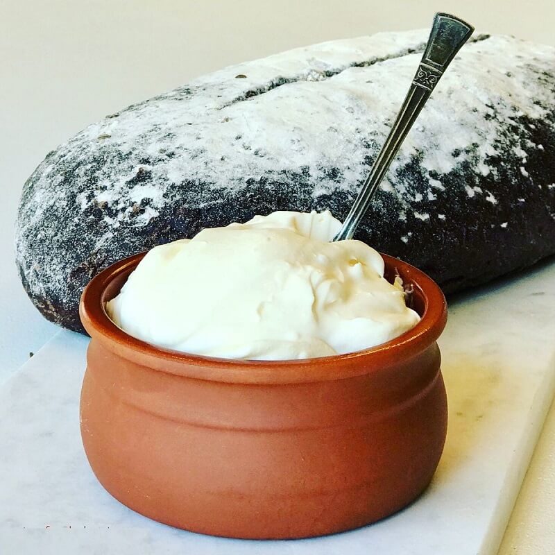 Có thay kem chua bằng loại nguyên liệu khác được không