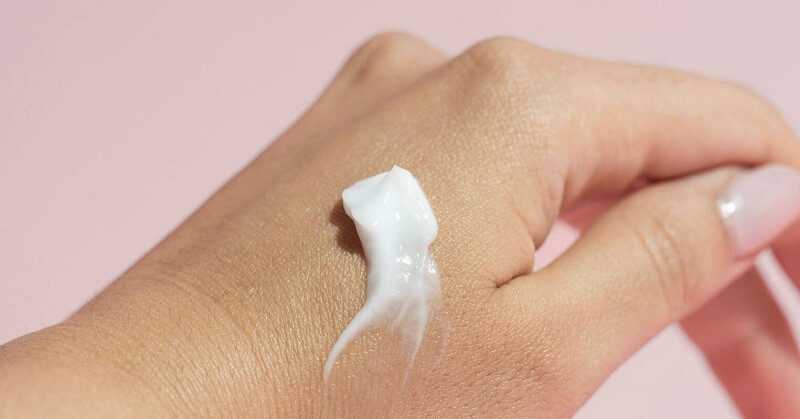 Stearyl Alcohol giữ ẩm và duy trì độ đàn hồi cho da